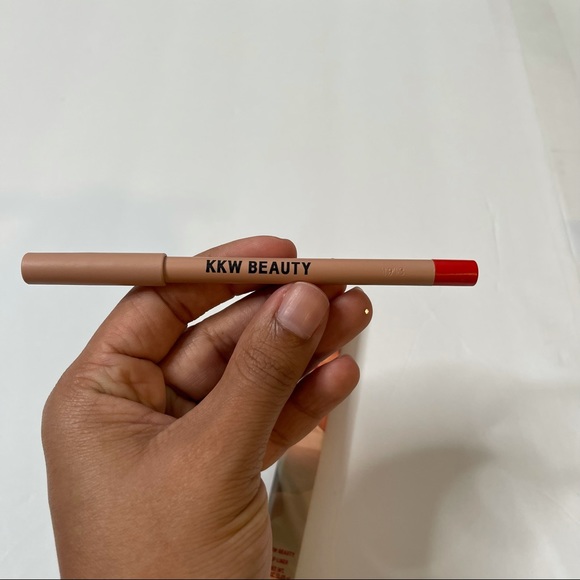 KKW red 2 lip liner NWT - Picture 2 of 7
